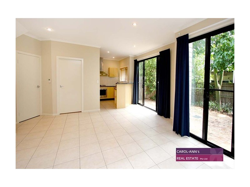 1/77 Barton Road, Hawthorne QLD 4171