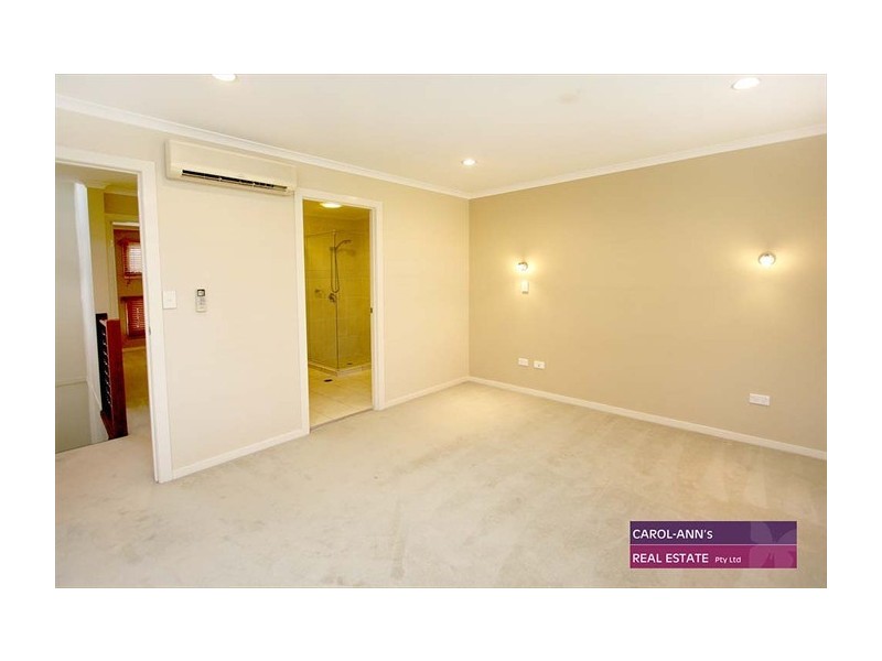 1/77 Barton Road, Hawthorne QLD 4171