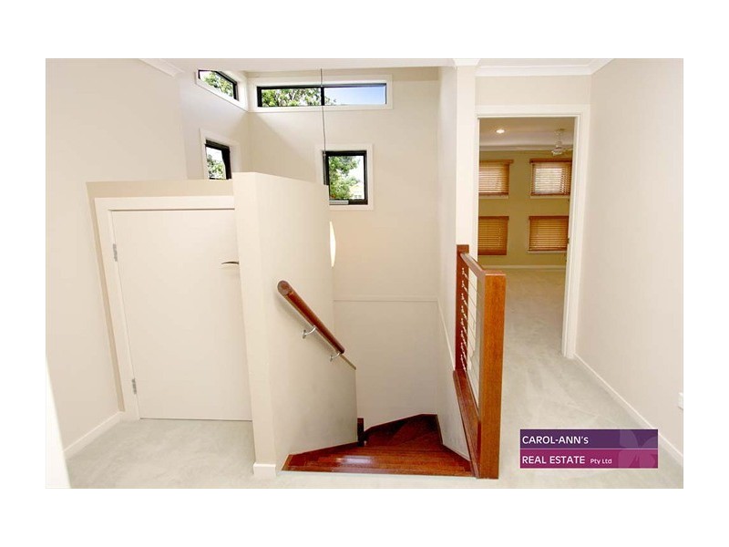 1/77 Barton Road, Hawthorne QLD 4171