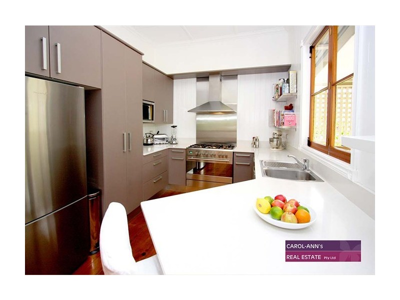 26 Belgrave Street, Balmoral QLD 4171