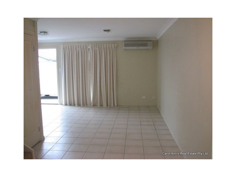 2/8 Grout Street, Macgregor QLD 4109