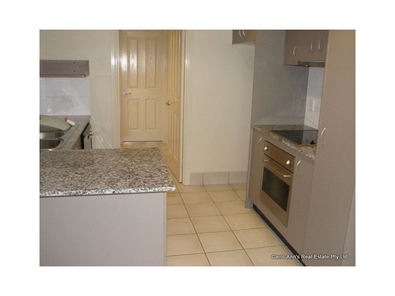 2/8 Grout Street, Macgregor QLD 4109
