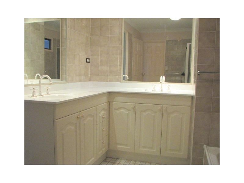 15 Stanmere Street, Carindale QLD 4152