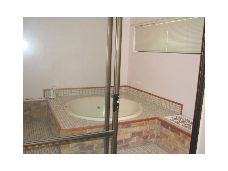 15 Stanmere Street, Carindale QLD 4152