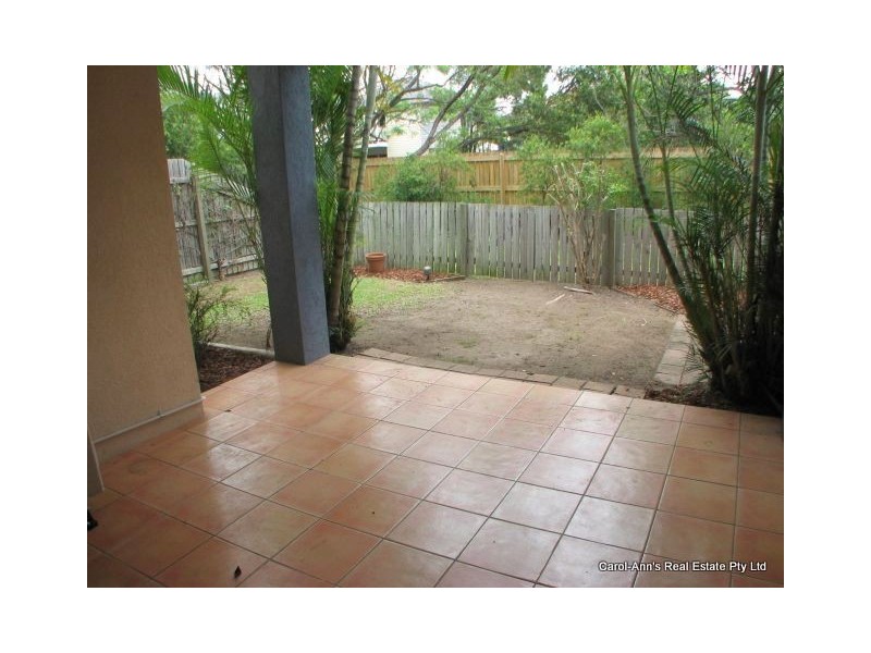 1/104 Bilyana Street, Bulimba QLD 4171