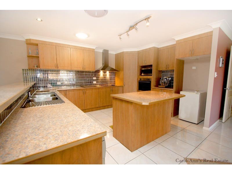 11 Behan Crescent, Wakerley QLD 4154