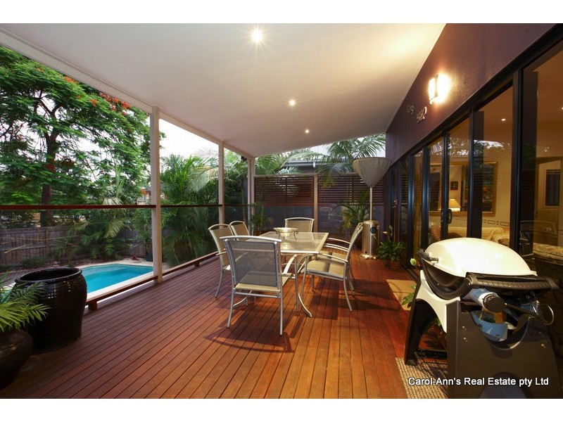 17 Jenolan Avenue, Hawthorne QLD 4171