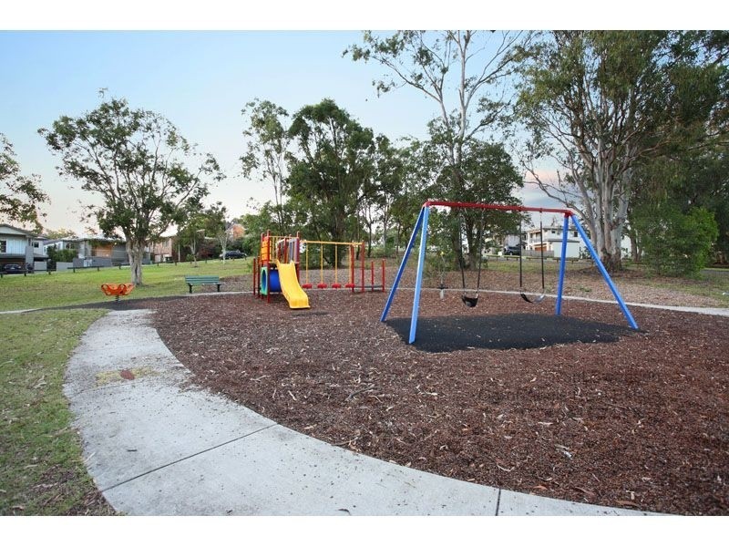 10 Sphinx Street, Balmoral QLD 4171