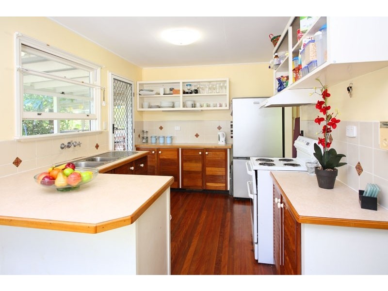 72 Dahlia Street, Cannon Hill QLD 4170