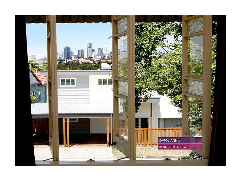 9 Ryan Ave, Balmoral QLD 4171