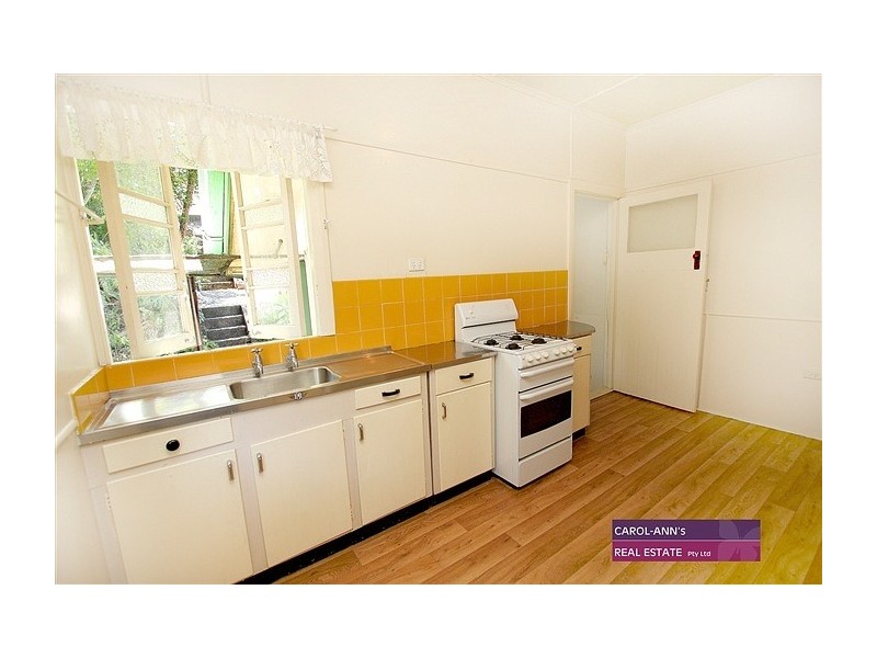 9 Ryan Ave, Balmoral QLD 4171