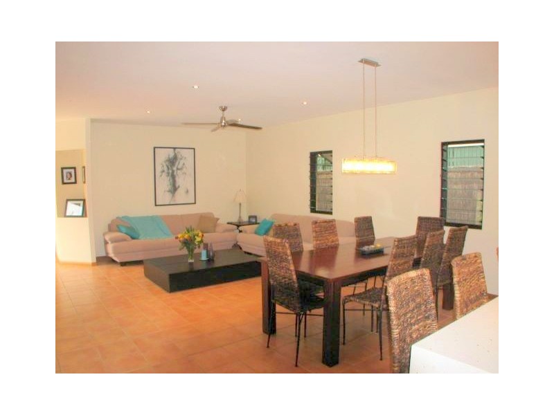 16 David Street, Morningside QLD 4170