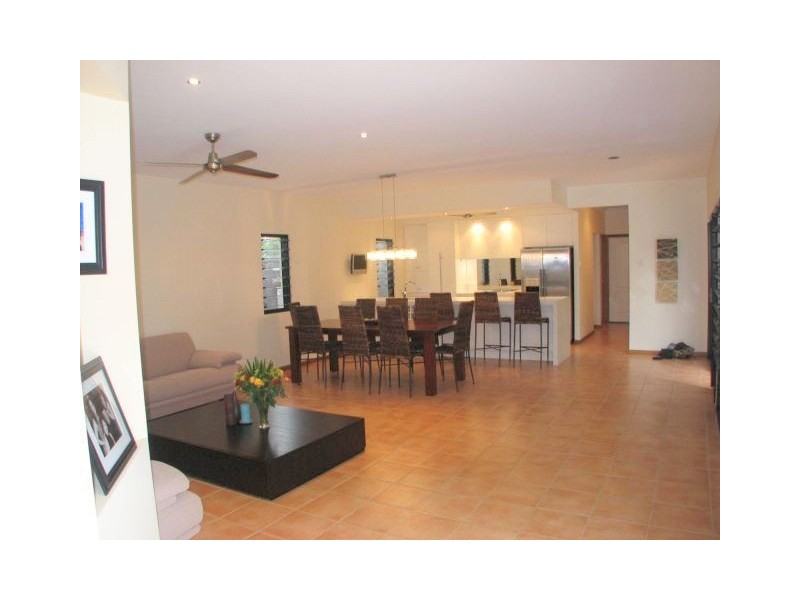 16 David Street, Morningside QLD 4170