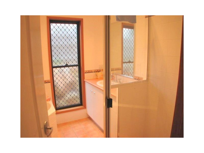 16 David Street, Morningside QLD 4170