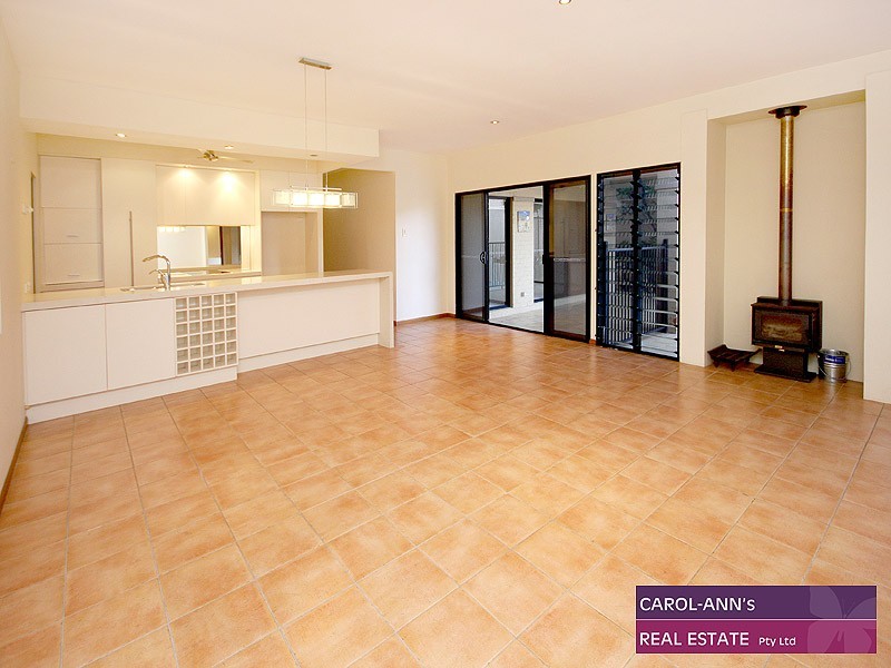 16 David Street, Morningside QLD 4170