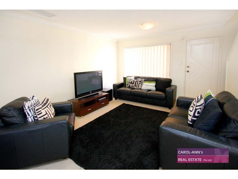 2/11 Barton Road, Hawthorne QLD 4171