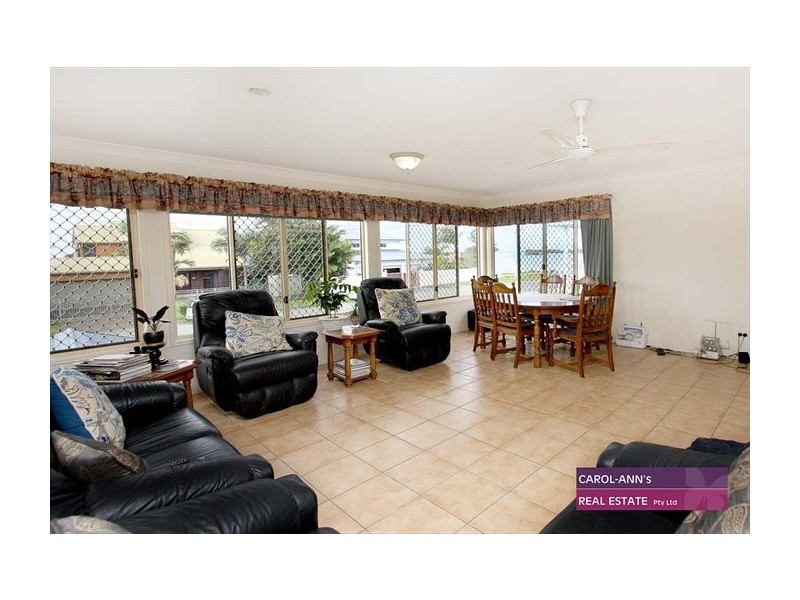 33 The Esplanade, Jacobs Well QLD 4208