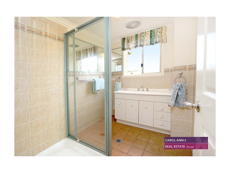 33 The Esplanade, Jacobs Well QLD 4208