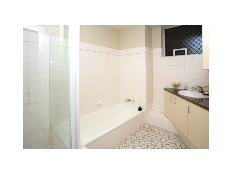 2/61 Rialto Street, Coorparoo QLD 4151