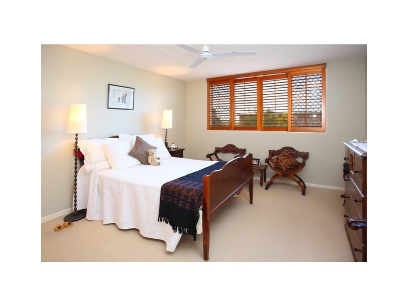 2/61 Rialto Street, Coorparoo QLD 4151