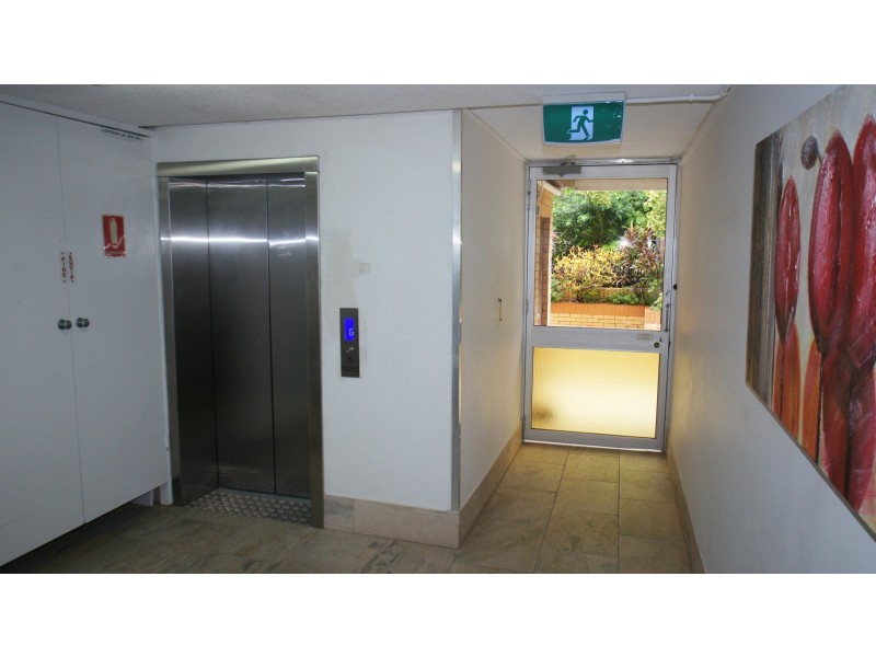 2/61 Rialto Street, Coorparoo QLD 4151