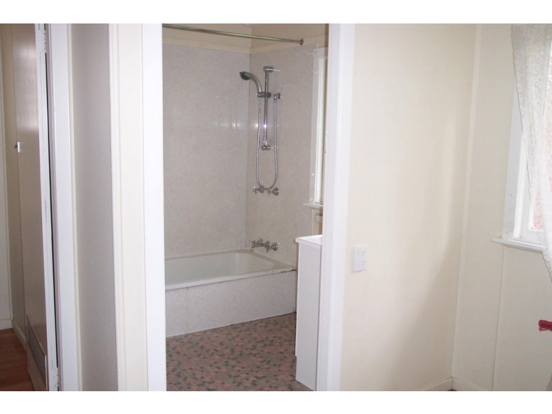 222 Riding Road, Balmoral QLD 4171