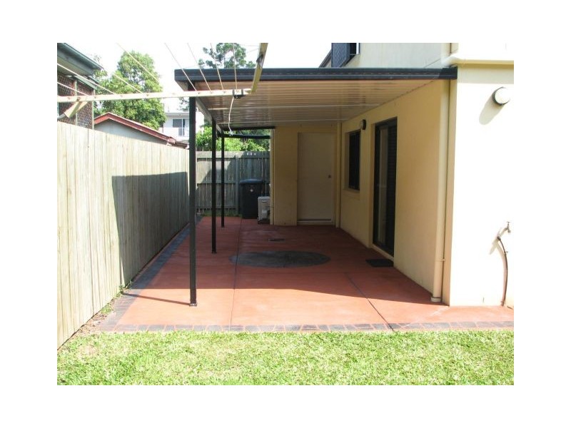 6/11 Barton Road, Hawthorne QLD 4171