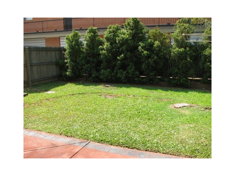 6/11 Barton Road, Hawthorne QLD 4171