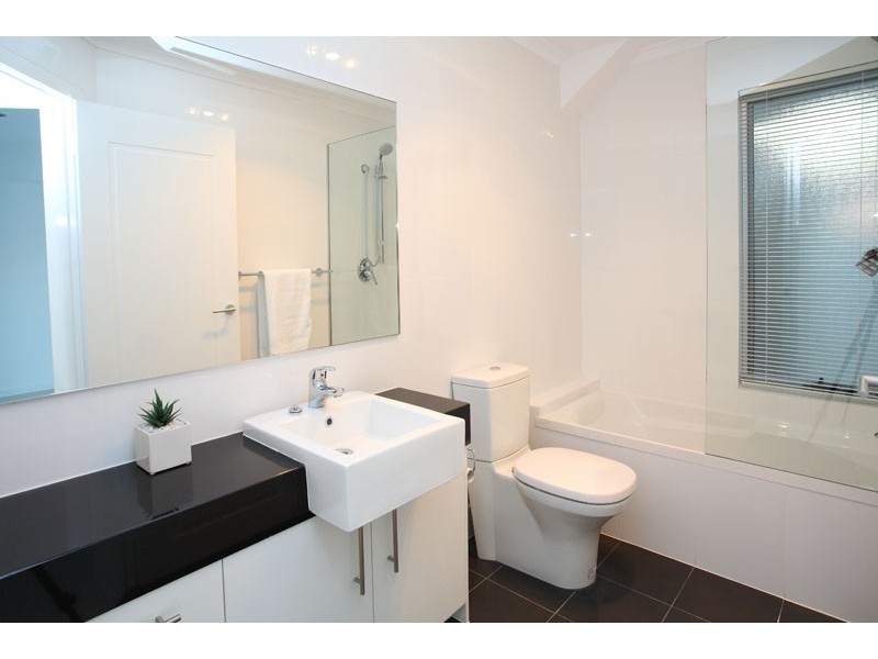 2/48 Belgrave Street, Balmoral QLD 4171