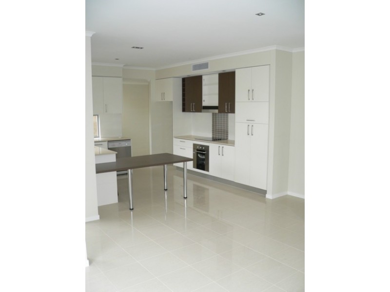 1/84 Cambridge Street, Carina Heights QLD 4152