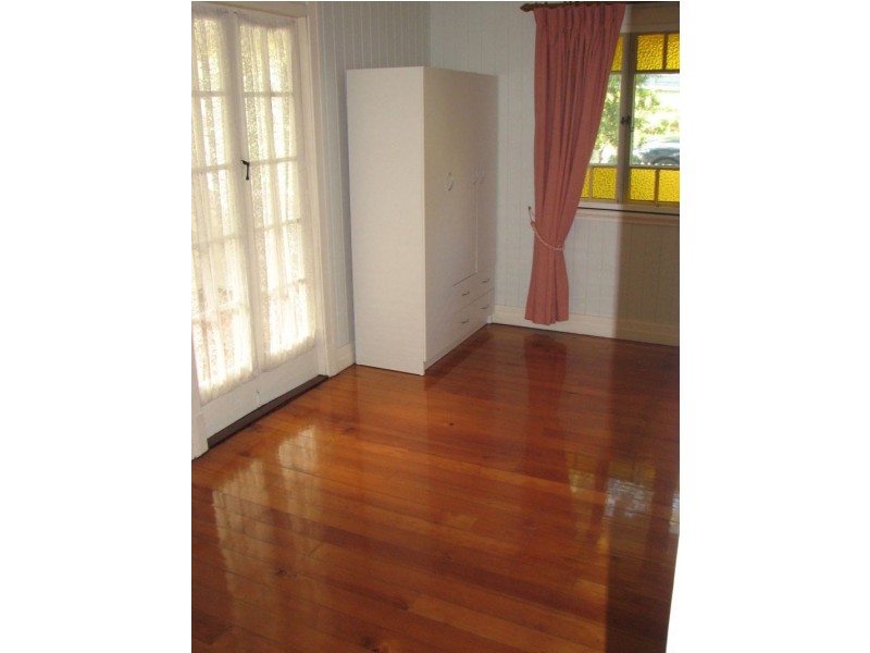 44 BARTON PARADE, Balmoral QLD 4171