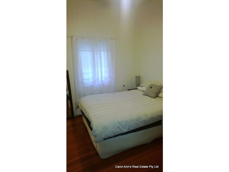 17 Agnew Street, Norman Park QLD 4170