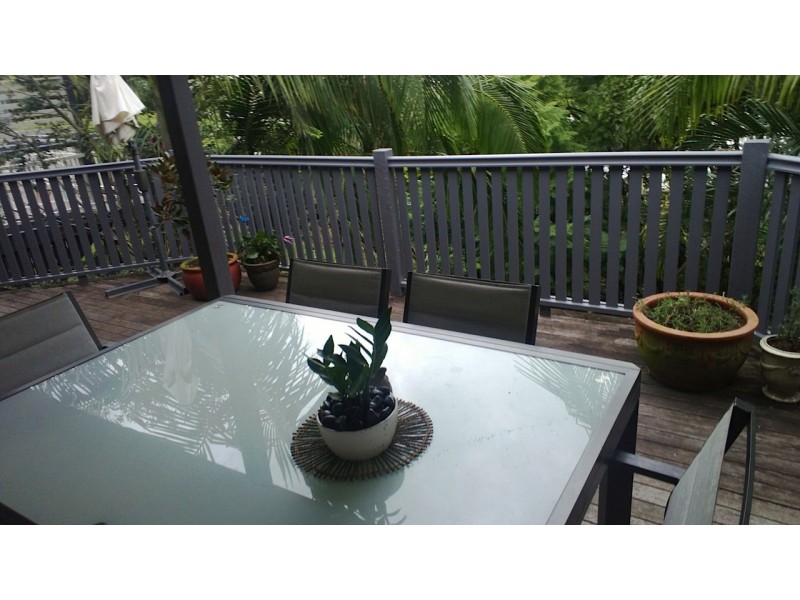 17 Agnew Street, Norman Park QLD 4170