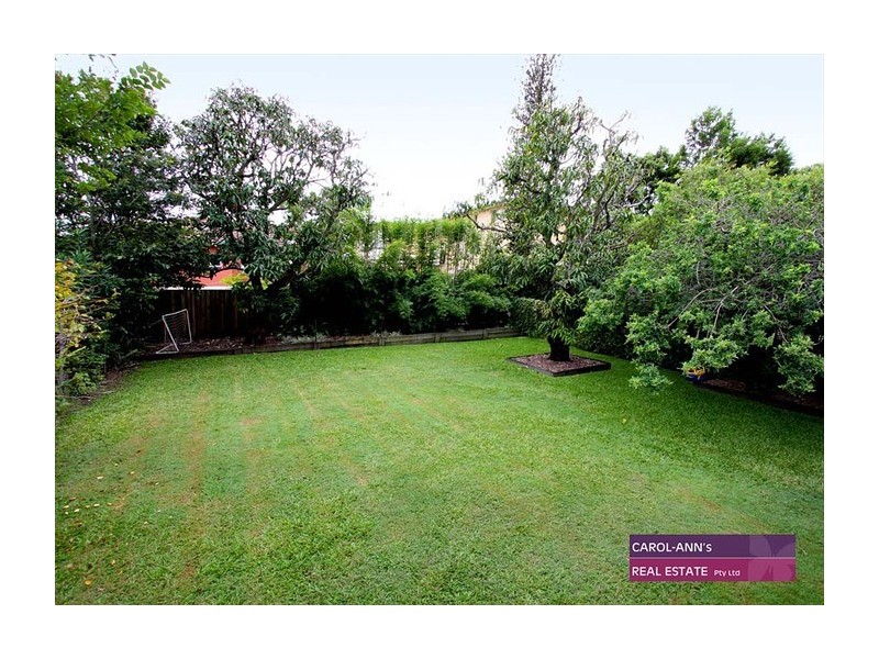 26 Belgrave Street, Balmoral QLD 4171