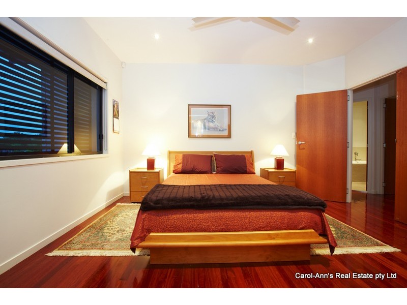 17 Jenolan Avenue, Hawthorne QLD 4171