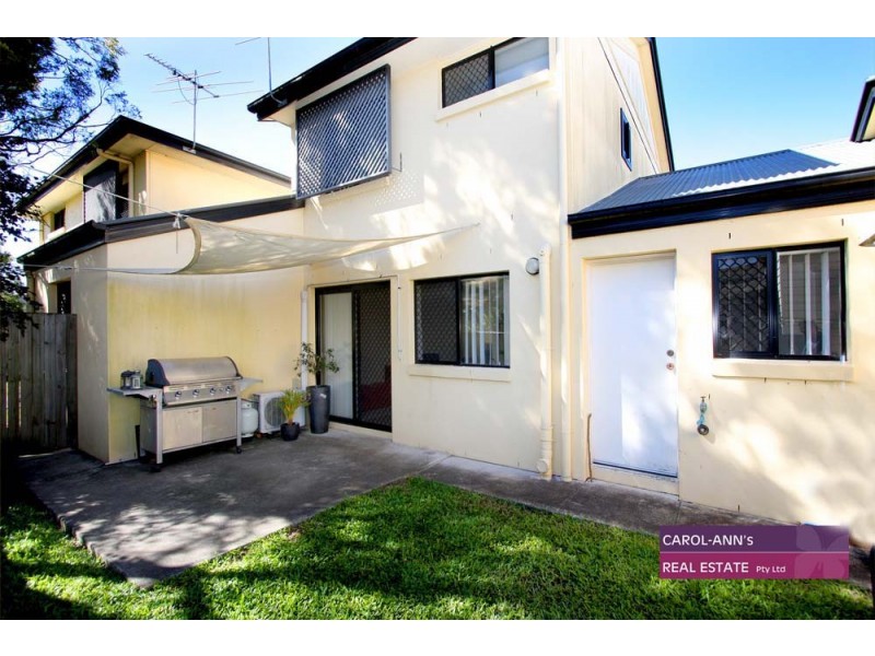 2/11 Barton Road, Balmoral QLD 4171