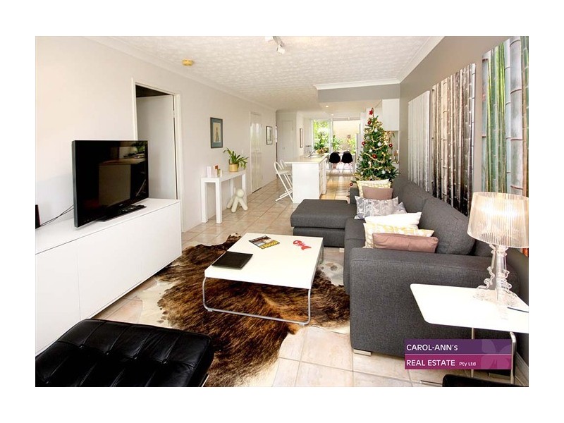 2/92-96 Norman Crescent, Norman Park QLD 4170