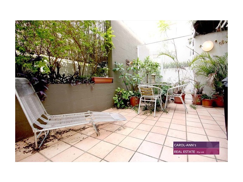 2/92-96 Norman Crescent, Norman Park QLD 4170