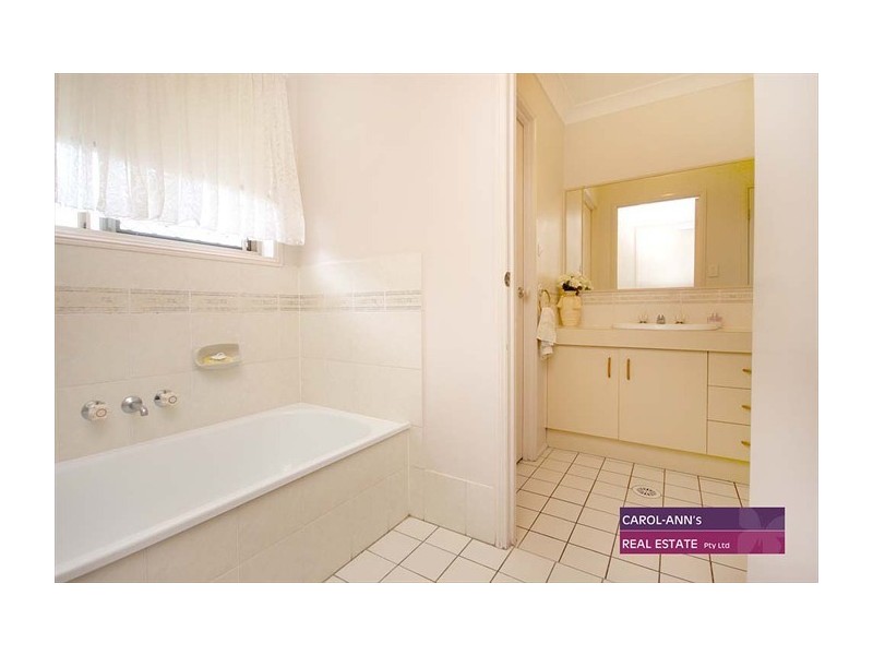 43 Emmett Street, Wynnum West QLD 4178