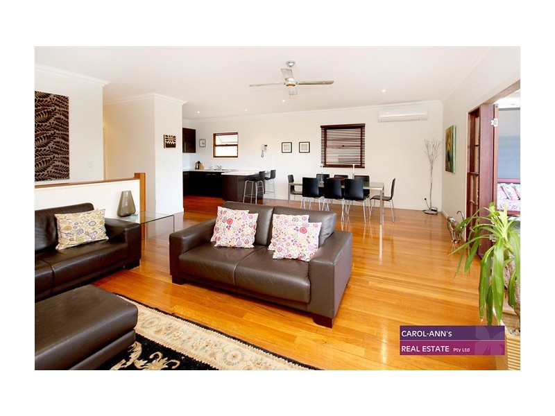 76 Beauvardia St, Cannon Hill QLD 4170