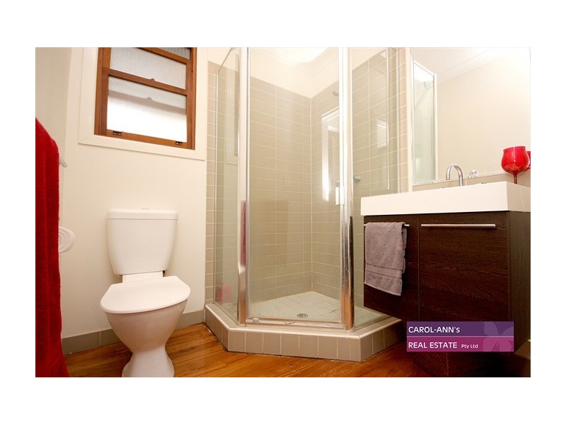 76 Beauvardia St, Cannon Hill QLD 4170