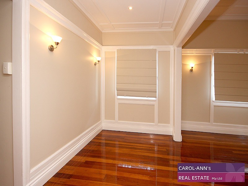 178 Barton Road, Hawthorne QLD 4171