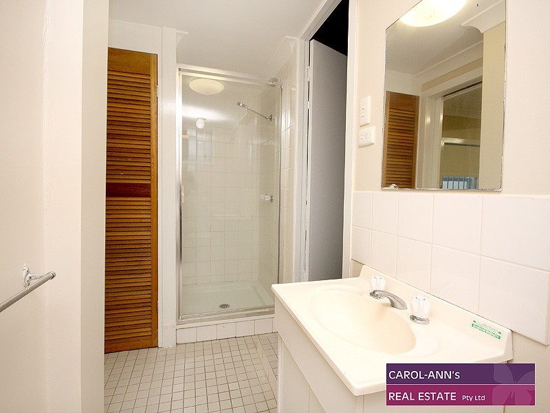 178 Barton Road, Hawthorne QLD 4171