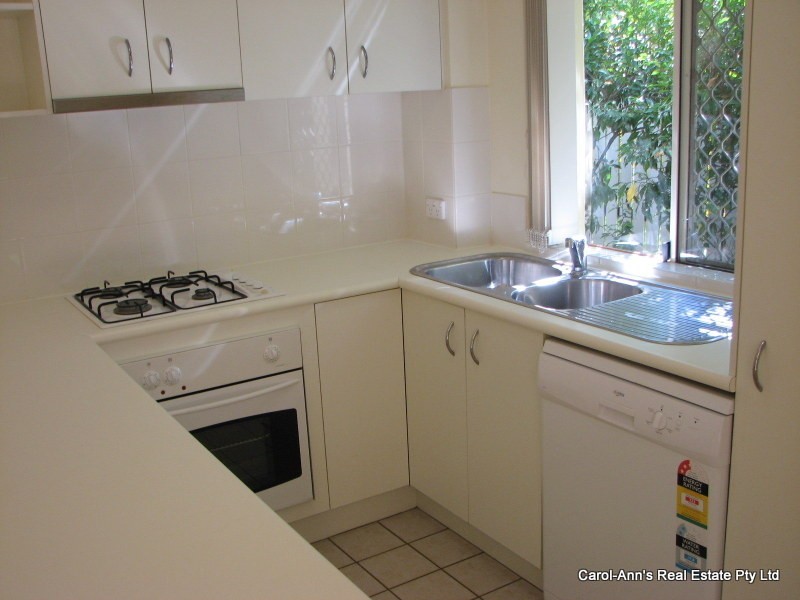 8/75-77 Riding Road, Hawthorne QLD 4171