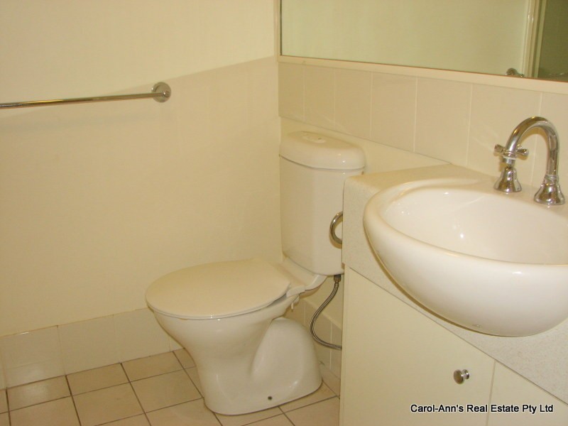 8/75-77 Riding Road, Hawthorne QLD 4171