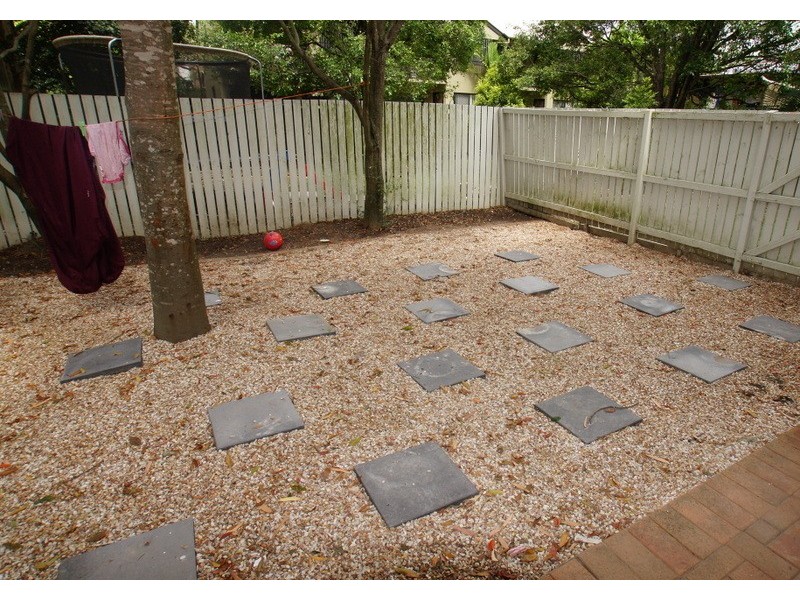 8/75-77 Riding Road, Hawthorne QLD 4171