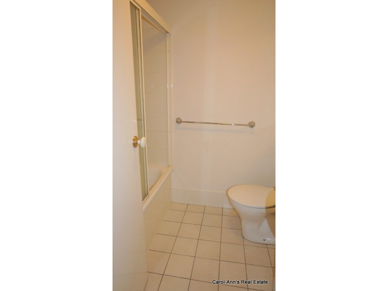 8/75-77 Riding Road, Hawthorne QLD 4171