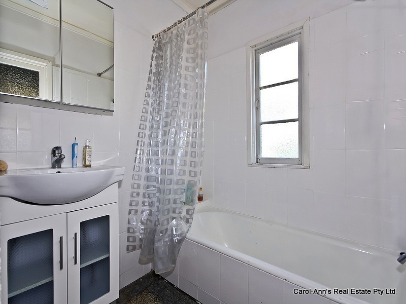 140 Macrossan Avenue, Norman Park QLD 4170