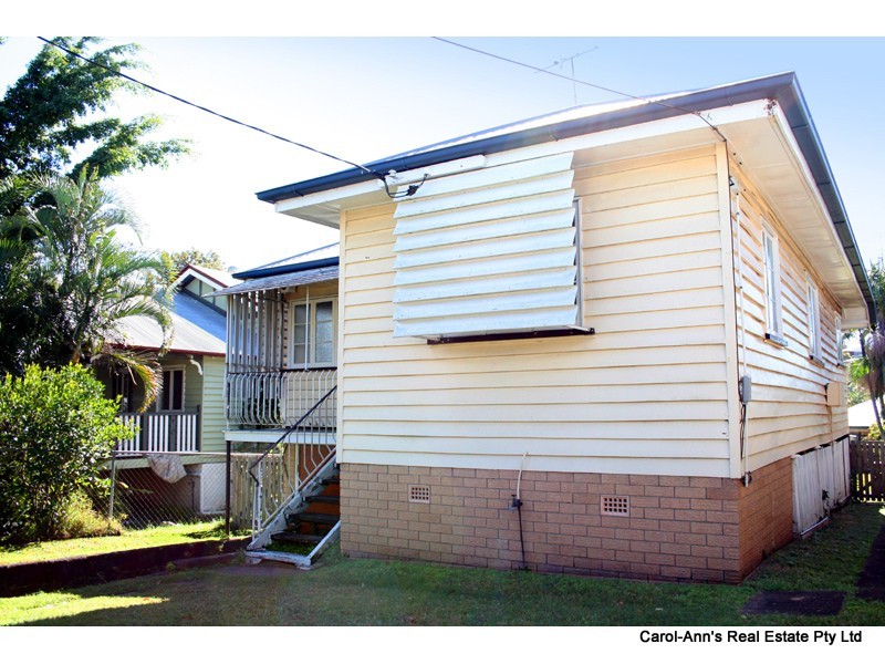 140 Macrossan Avenue, Norman Park QLD 4170