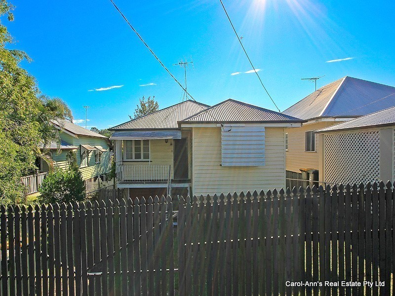 140 Macrossan Avenue, Norman Park QLD 4170